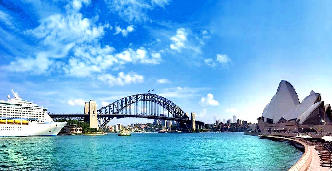 Foto: Kreuzfahrt Australien - Hafen von Sydney - Urlaubsangebote 2024: Schiffsreise und Flug mit Frhbucherrabatt